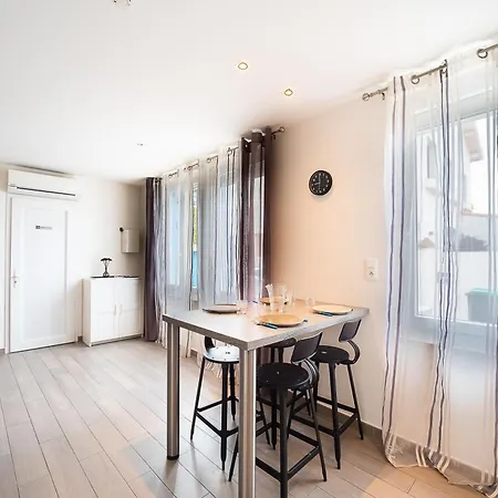 شقة Welcom 1 - Appt Climatise Proche De La